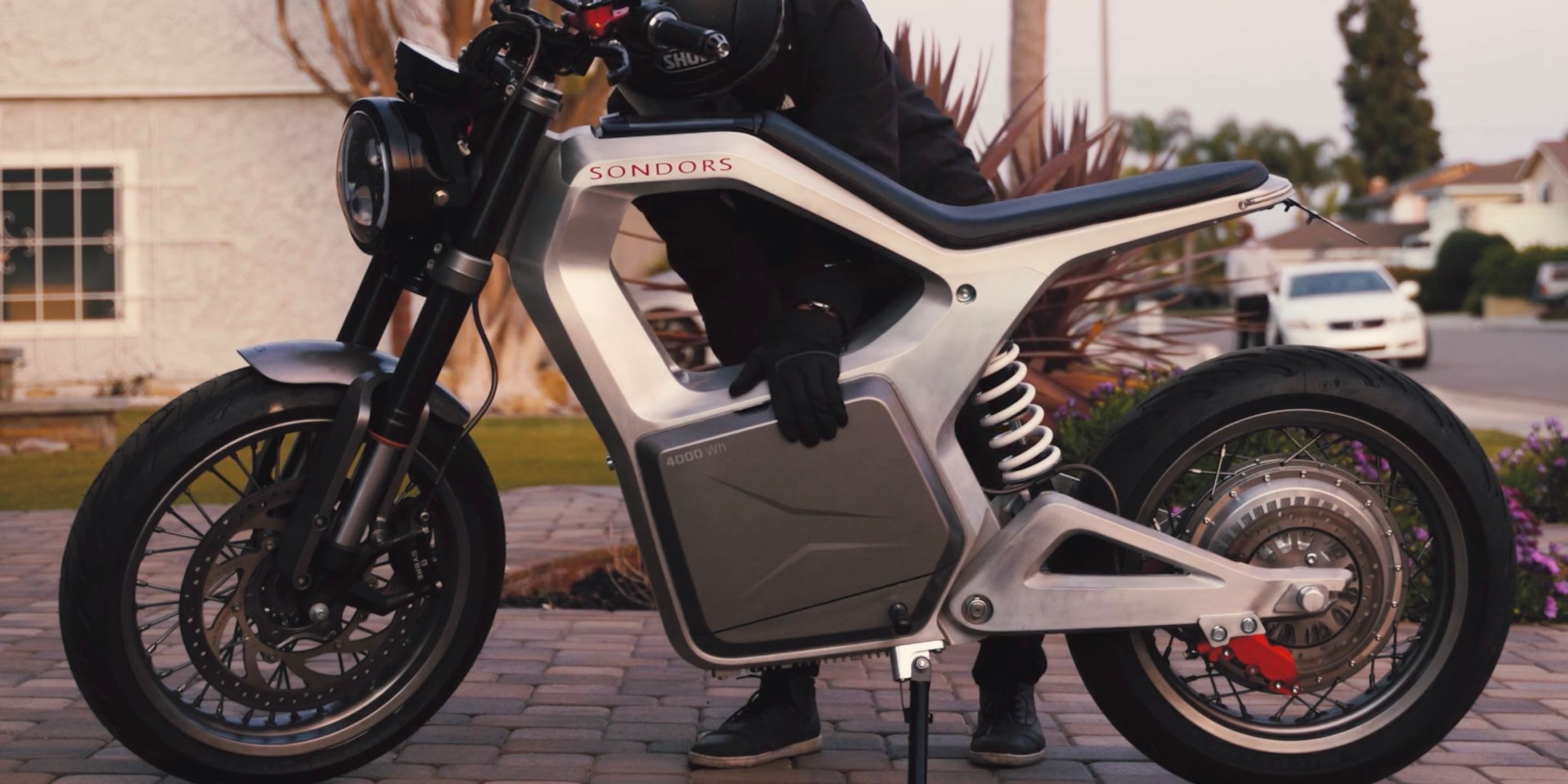 Эксклюзив: обновления электрического мотоцикла SONDORS Metacycle, улучшенное сиденье, пассажирские подножки