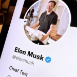 Илон Маск: что вы получаете за голубую подписку в Twitter