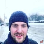 Сажусь за компьютер и собираю деньги за клики.